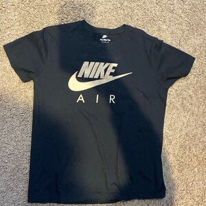 Men’s NEW Nike Black and Gold T-shirt Size M